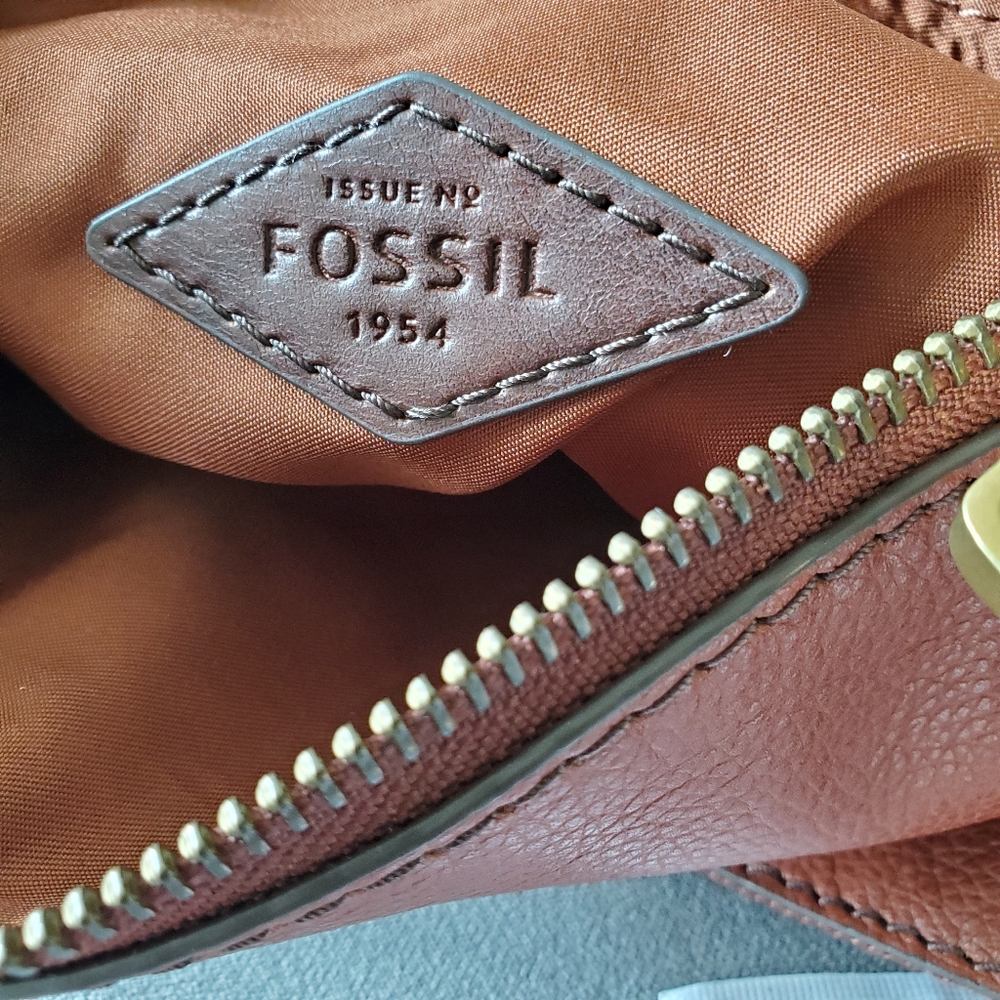Fossil Voyager Small Brown Leather Crossbody Bag - Picture 10 of 12